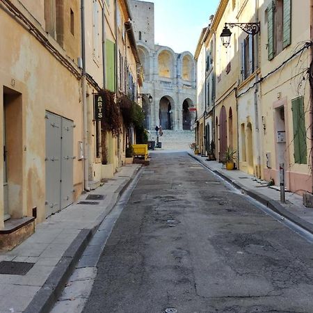 Arles Holiday - Le Refuge Екстер'єр фото
