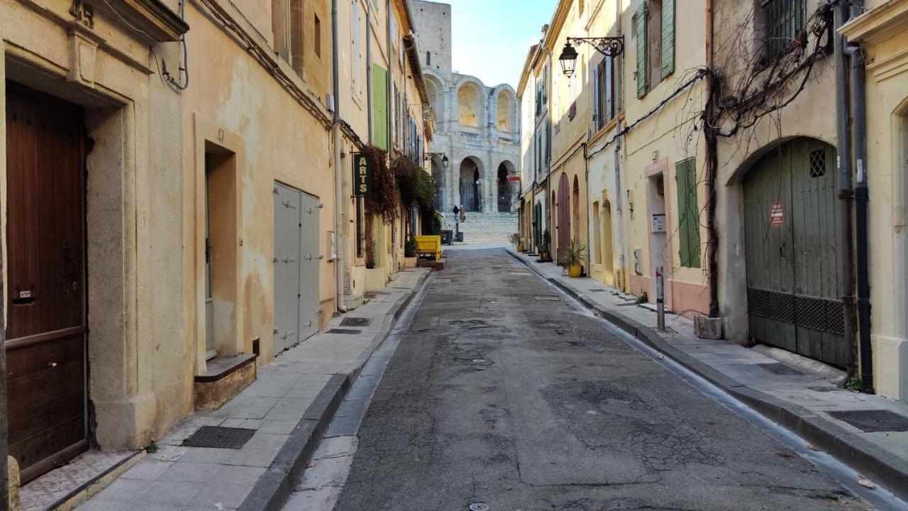 Arles Holiday - Le Refuge Екстер'єр фото
